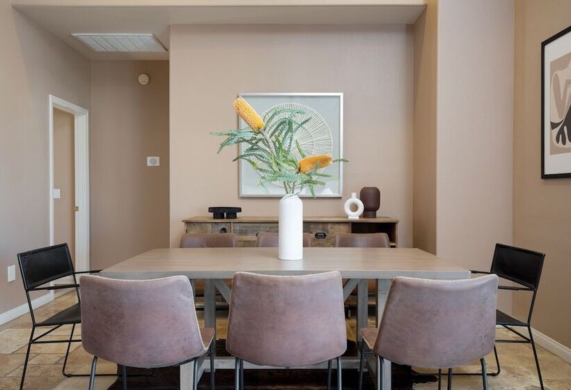 Desert Stone By Avantstay Contemporary Desert Oasis With Pool & Hot Tub