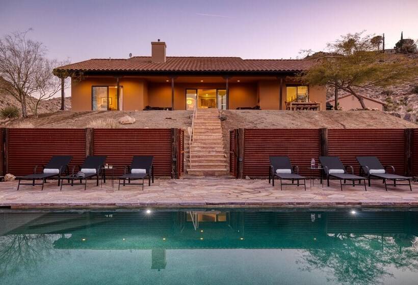 Desert Stone By Avantstay Contemporary Desert Oasis With Pool & Hot Tub