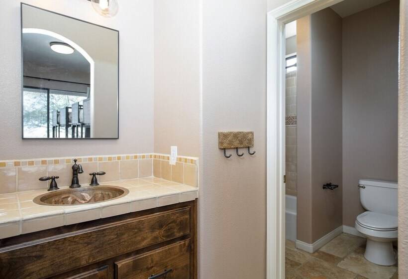 Desert Stone By Avantstay Contemporary Desert Oasis With Pool & Hot Tub