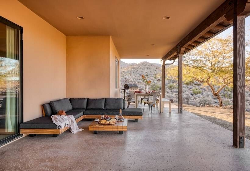 Desert Stone By Avantstay Contemporary Desert Oasis With Pool & Hot Tub