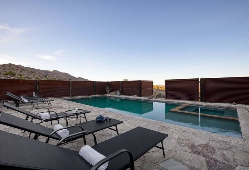 Desert Stone By Avantstay Contemporary Desert Oasis With Pool & Hot Tub