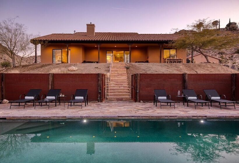 Desert Stone By Avantstay Contemporary Desert Oasis With Pool & Hot Tub