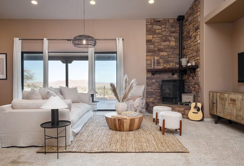 Desert Stone By Avantstay Contemporary Desert Oasis With Pool & Hot Tub