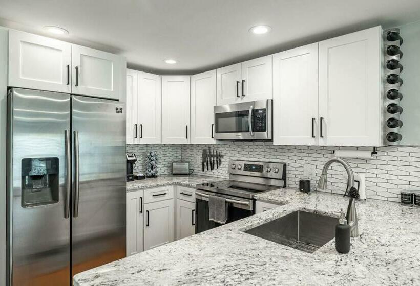 Grand Oaks Terminal In The Heights