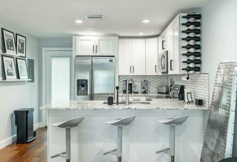 Grand Oaks Terminal In The Heights