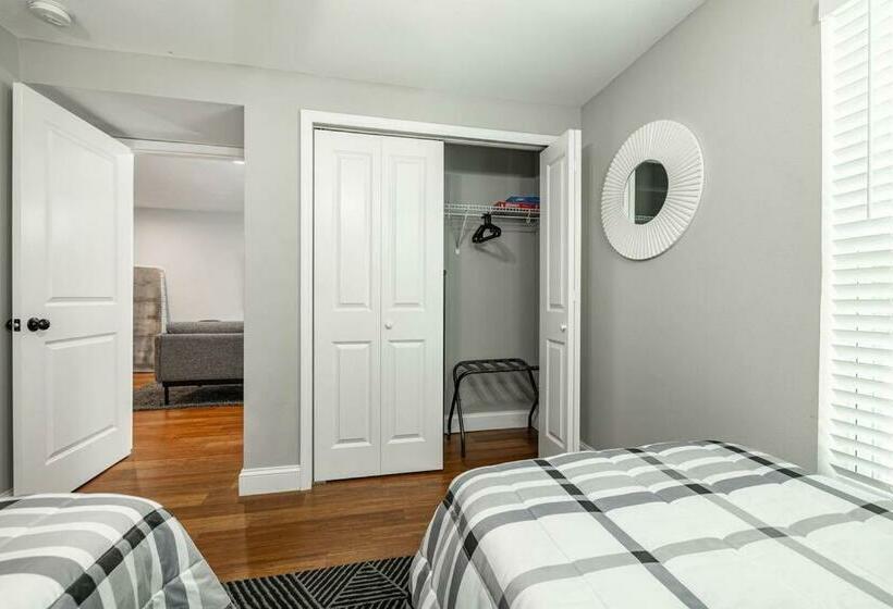 Grand Oaks Terminal In The Heights