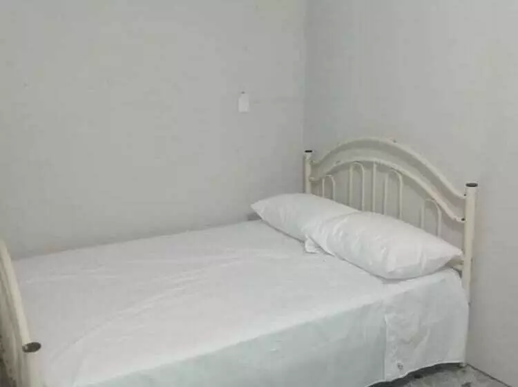 هتل Posada Y Hostal Del Parque   Hostel