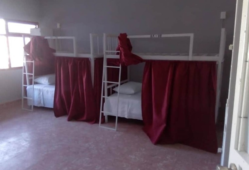 فندق Posada Y Hostal Del Parque Hostel