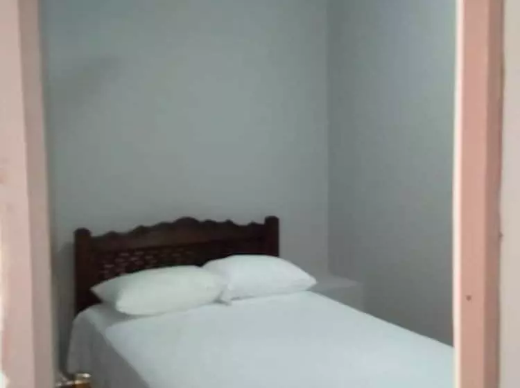 هتل Posada Y Hostal Del Parque   Hostel