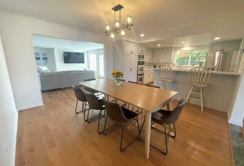 Lovely Beach Home 2 Min Walk To The Beach Game Room Channel Islands!