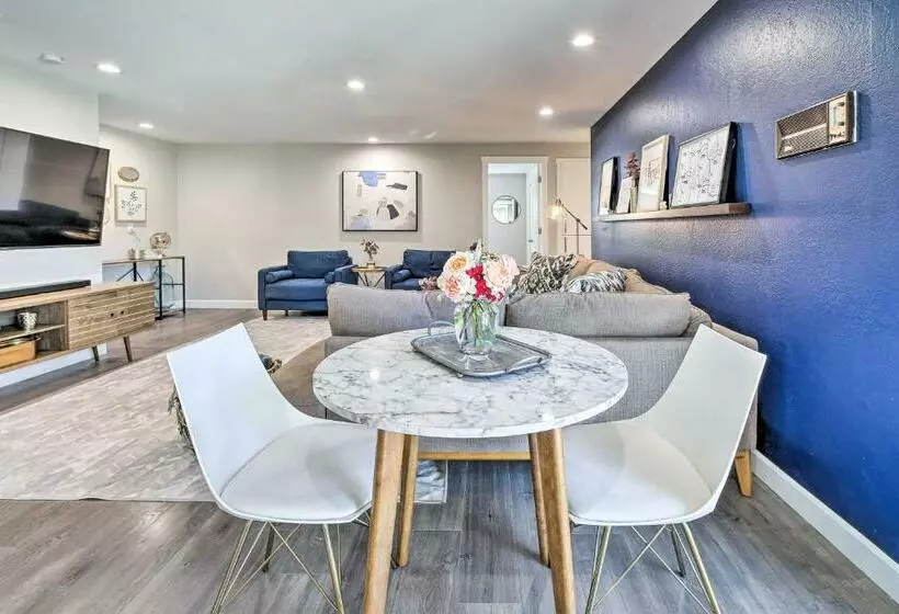 Modern Gem With Beautiful Backyard And Hot Tub!