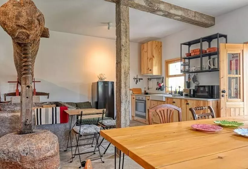 O Lagar Do Avô, A Home In Madeira