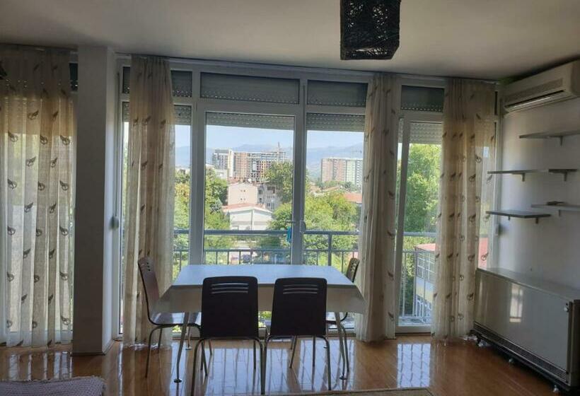 Skopje Center 3 Bedrooms With Kitchen And Private Bathroom