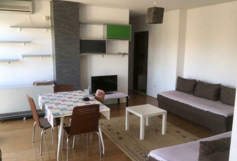 Skopje Center 3 Bedrooms With Kitchen And Private Bathroom