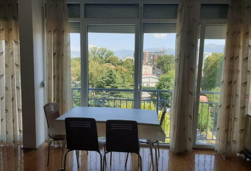 Skopje Center 3 Bedrooms With Kitchen And Private Bathroom