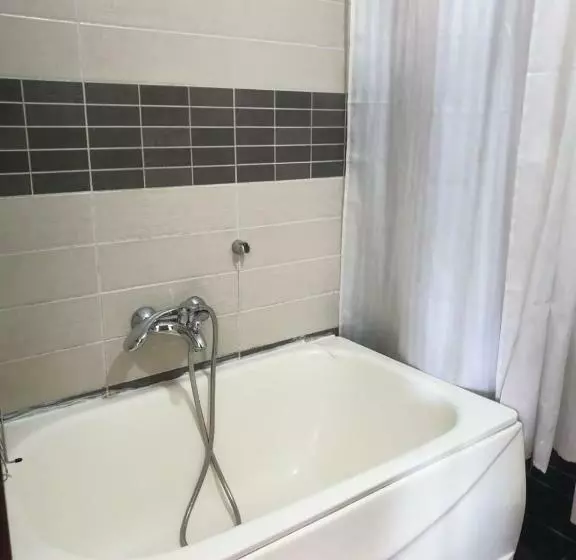 Skopje Center 3 Bedrooms With Kitchen And Private Bathroom