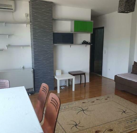 Skopje Center 3 Bedrooms With Kitchen And Private Bathroom
