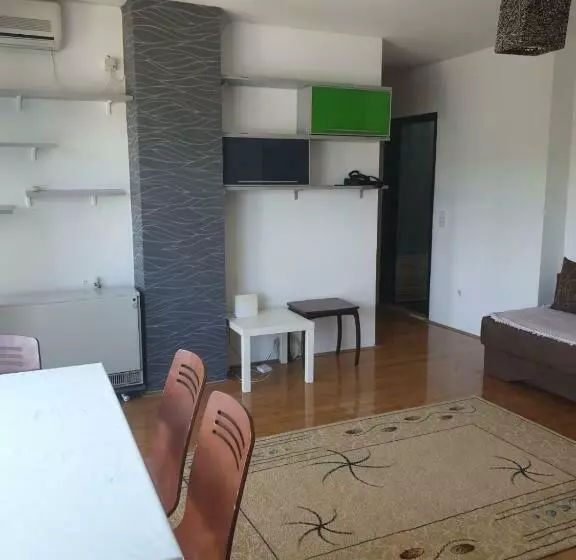 Skopje Center 3 Bedrooms With Kitchen And Private Bathroom