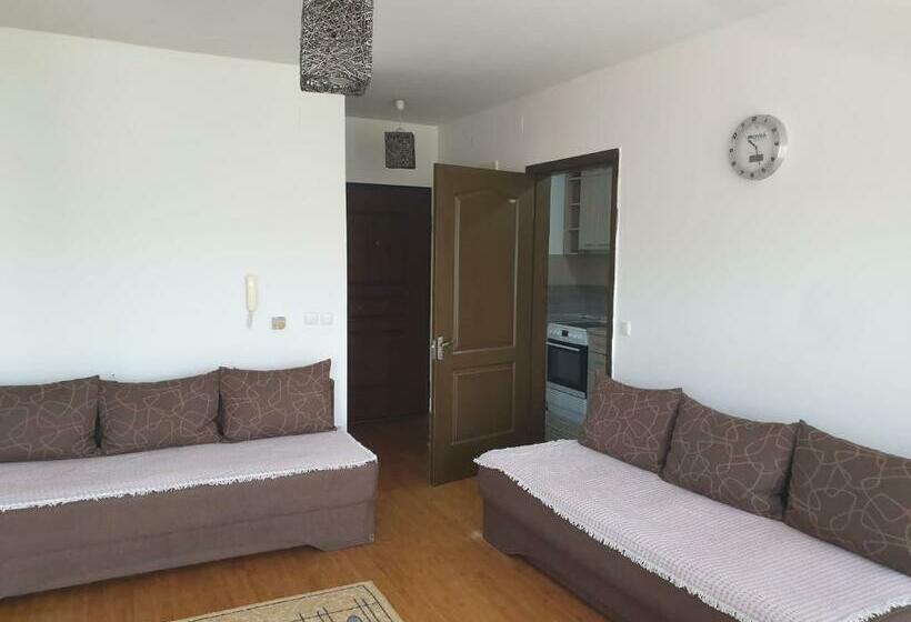 Skopje Center 3 Bedrooms With Kitchen And Private Bathroom