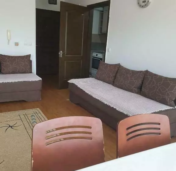 Skopje Center 3 Bedrooms With Kitchen And Private Bathroom