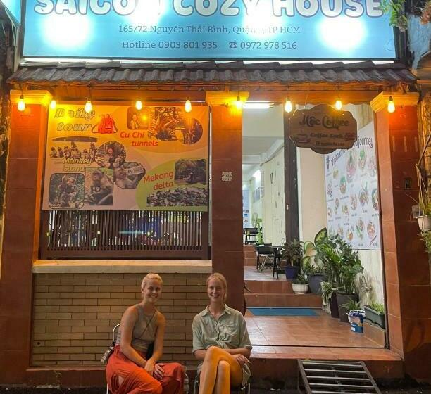 هاستل Saigon Cozy House & Coffee