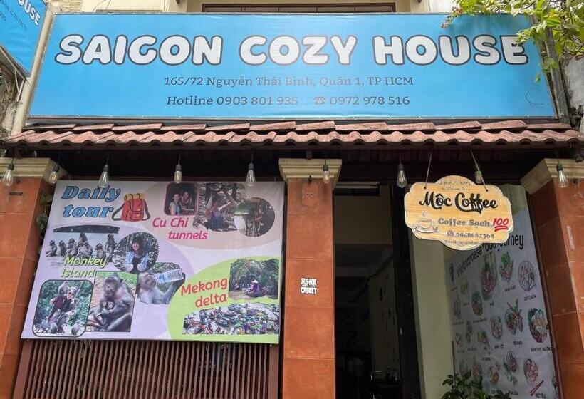 هاستل Saigon Cozy House & Coffee