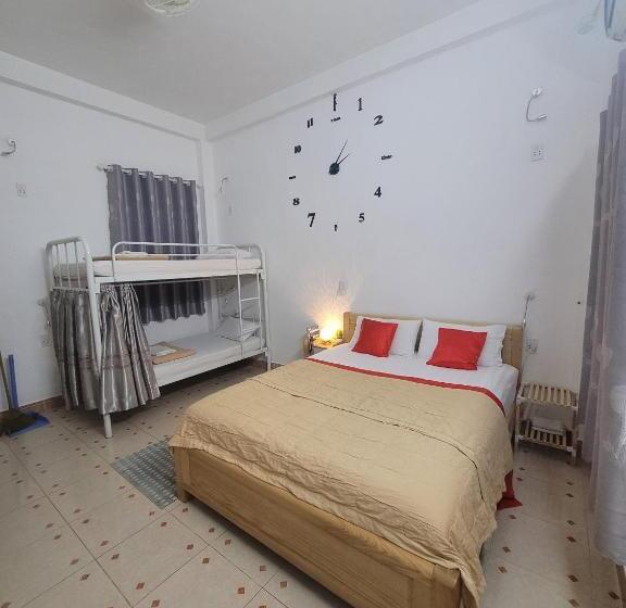 هاستل Saigon Cozy House & Coffee