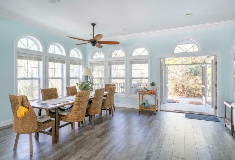 Augustine By Avantstay Stunning Home W Gorgeous Interior Multiple Patios