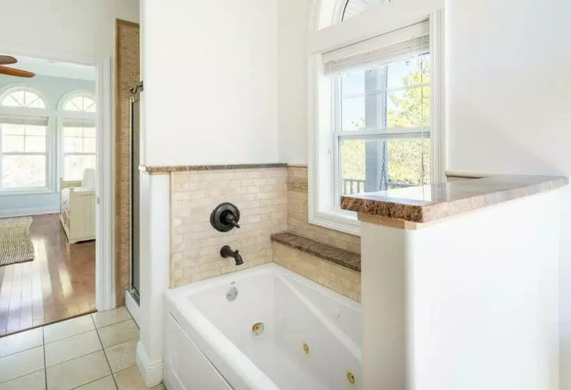 Augustine By Avantstay Stunning Home W Gorgeous Interior Multiple Patios