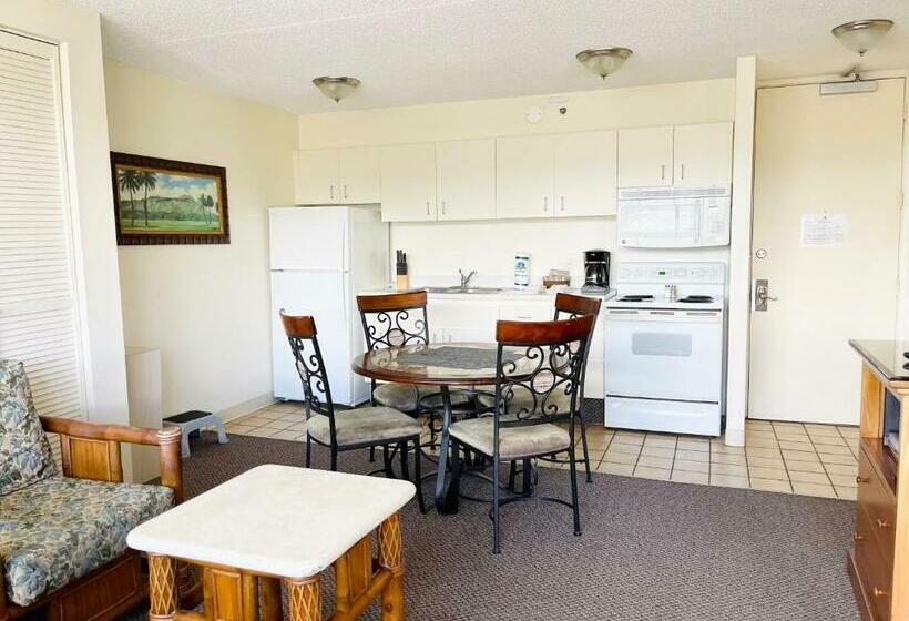 Lovely 1br Condo One Block From Waikiki Beach