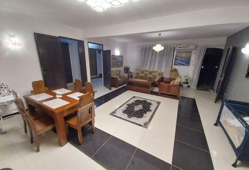 پانسیون Indira Villa