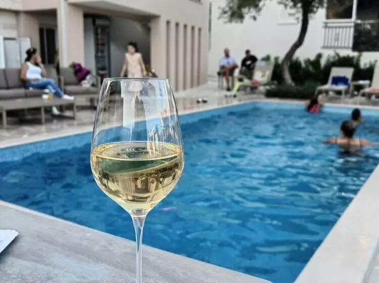 پانسیون N&n Lux Guest House