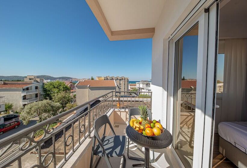 پانسیون N&n Lux Guest House