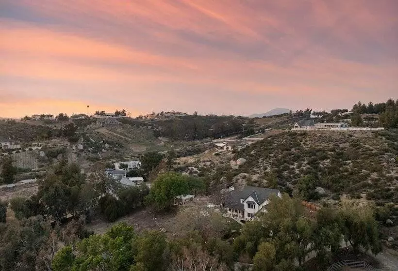 The Riesling Retreat By Avantstay Estate W Pool, Hottub, Putting Green & Pickle Ball Court