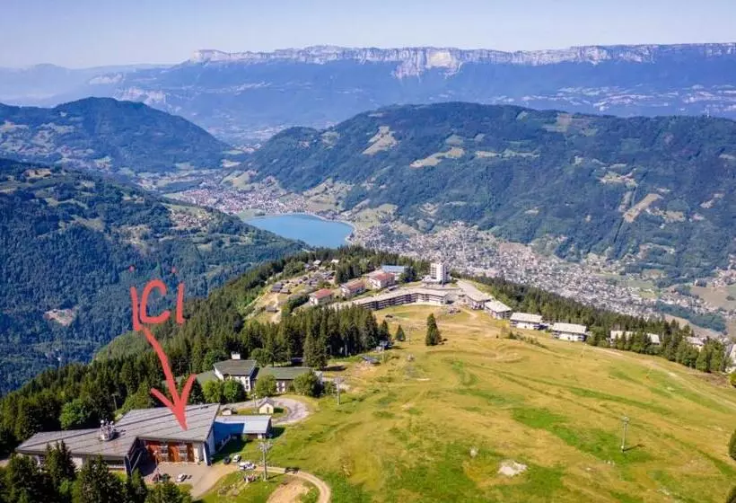 Family Apartment On The Skiing Slope