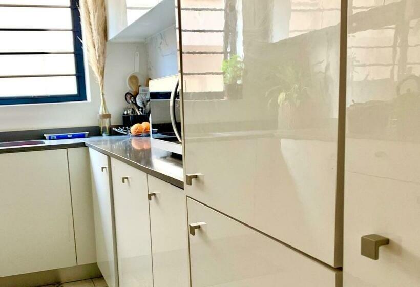 צימר Sleep And Go Luxury Tintswalo Nest