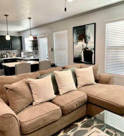 Cozy Lakeview Home   Central Dfw   Fire Pit   Renovated   Cold Ac