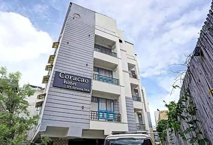 Fabhotel Istana Inn
