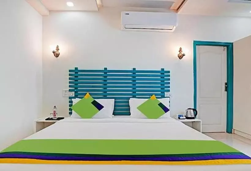 Fabhotel Istana Inn