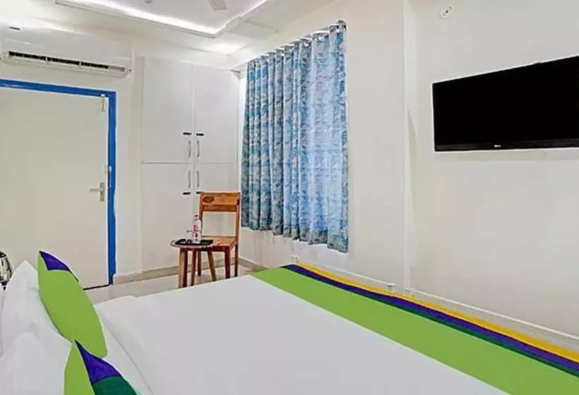 Fabhotel Istana Inn