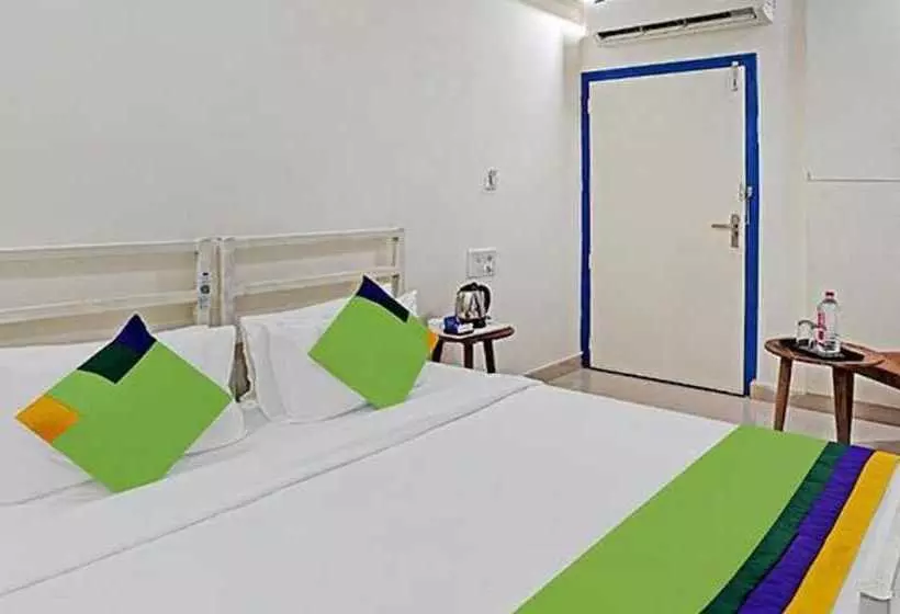 Fabhotel Istana Inn