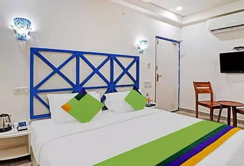 Fabhotel Istana Inn