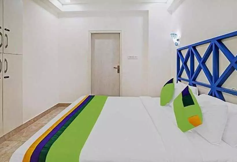 Fabhotel Istana Inn