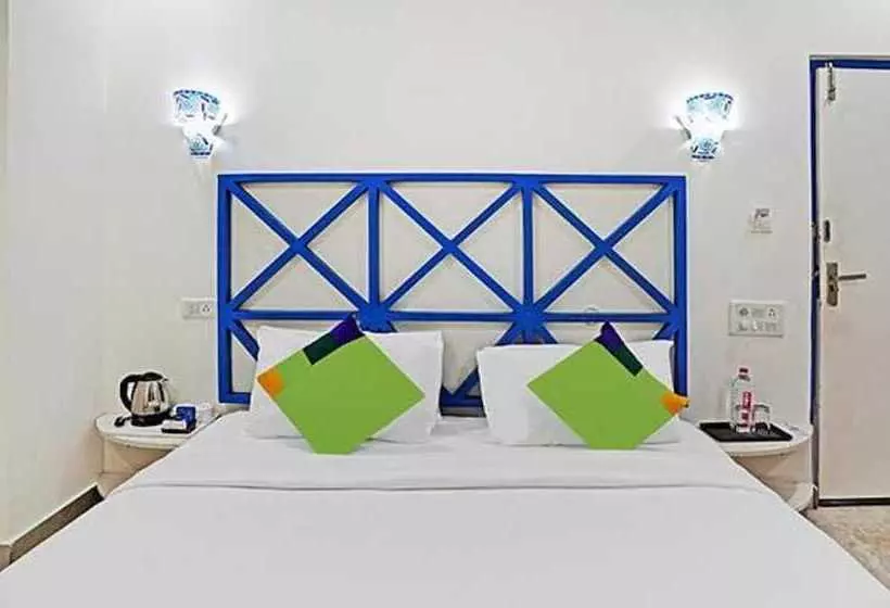 Fabhotel Istana Inn