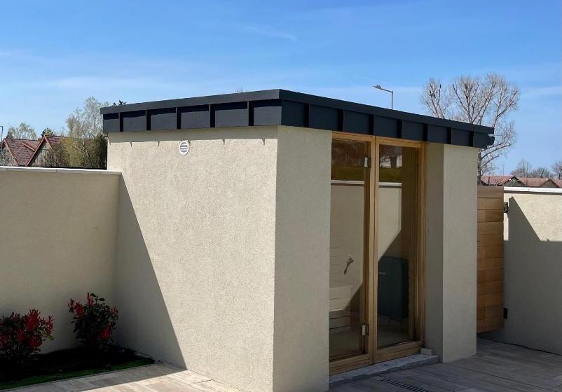 Gold Wave Apartments