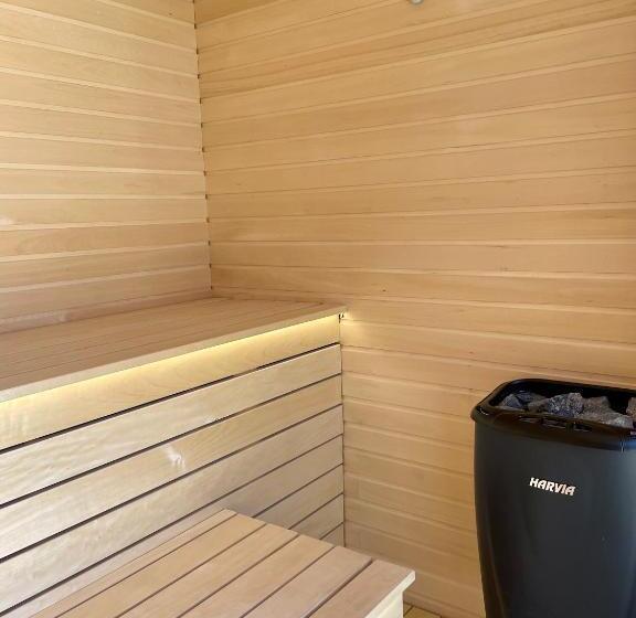 Gold Wave Apartments