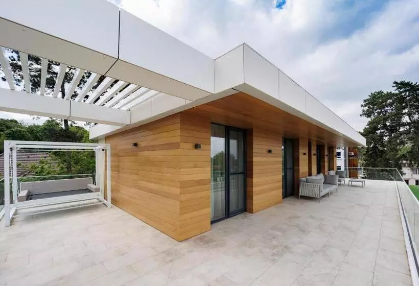 Gold Wave Apartments