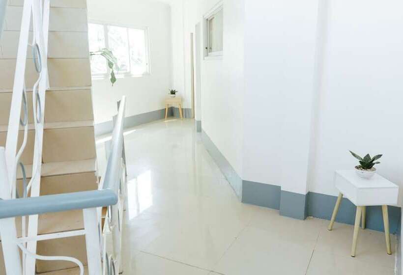 Marina Breeze Resort