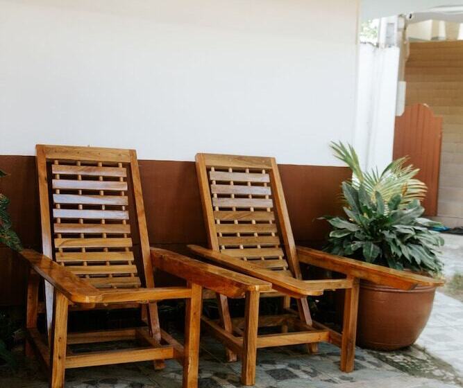 Marina Breeze Resort