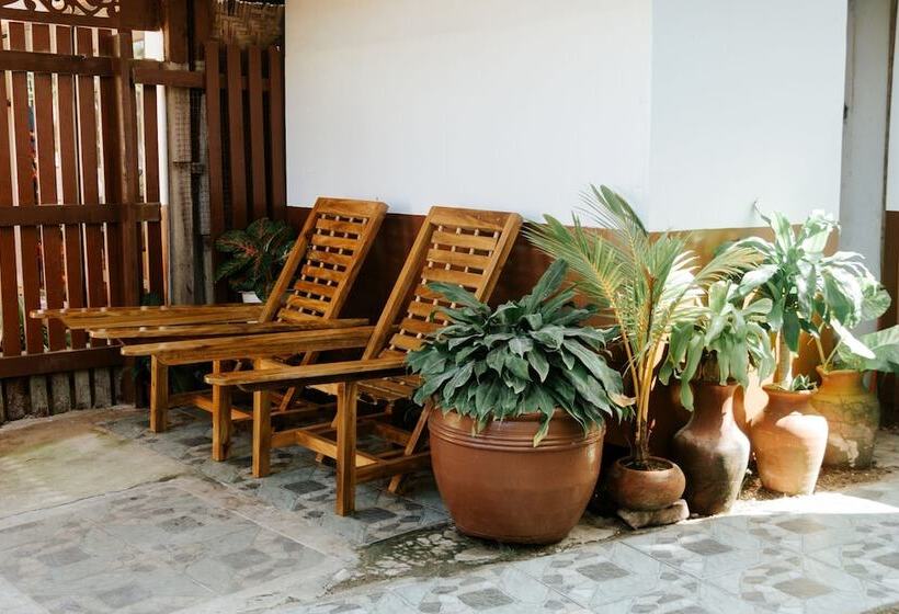 Marina Breeze Resort